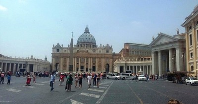 Vaticano investigará a obispo polaco sospechoso de encubrir actos pedófilos
