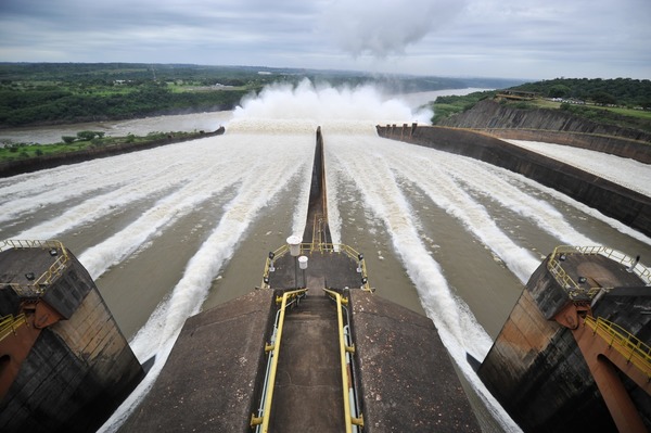 Itaipú transfirió US$ 214,8 millones al Estado en lo que va del año