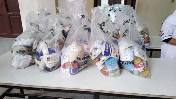 Entregan 517 kits de alimentos en el colegio Asunción Escalada » Ñanduti