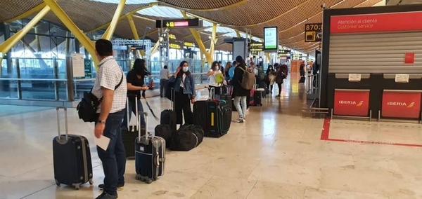 HOY / Más de 300 compatriotas llegan hoy de Madrid