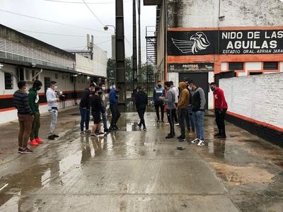 Los jugadores solicitaron cobrar los salarios de enero y febrero - General Díaz - ABC Color