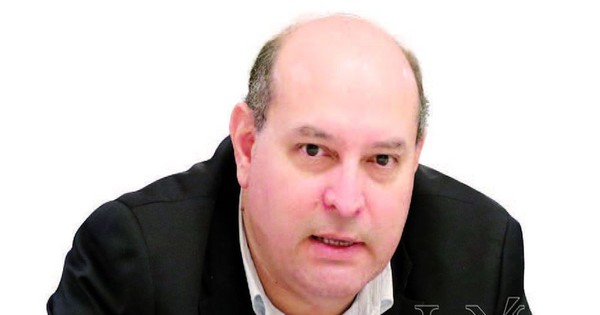 Economista advierte de quiebra masiva si se vuelve al encierro total