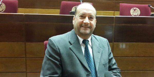 Eligen a Oscar Salomón como nuevo presidente del Senado
