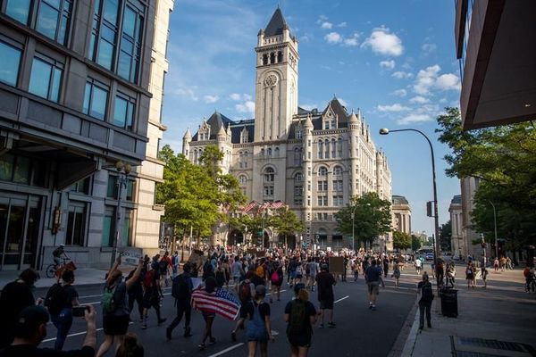Washington retira el toque de queda tras una noche de protestas pacíficas » Ñanduti