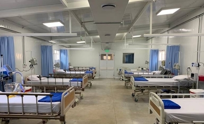 HOY / Esperan que primer paciente COVID extubado logre salir de terapia: "Está respondiendo bien"