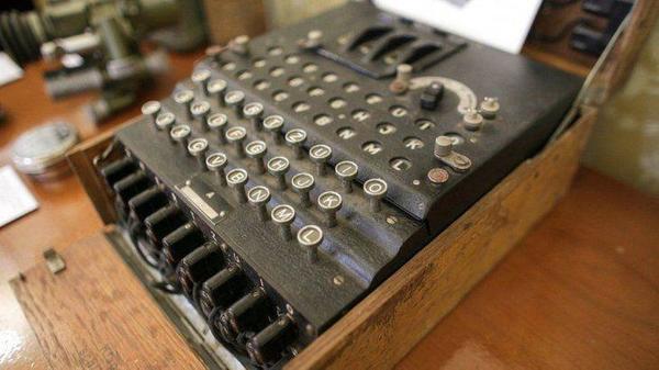 Se subasta una máquina Enigma nazi para cifrar mensajes – Prensa 5