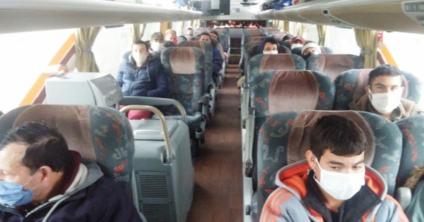 Unos 60 paraguayos retornan en bus desde Argentina