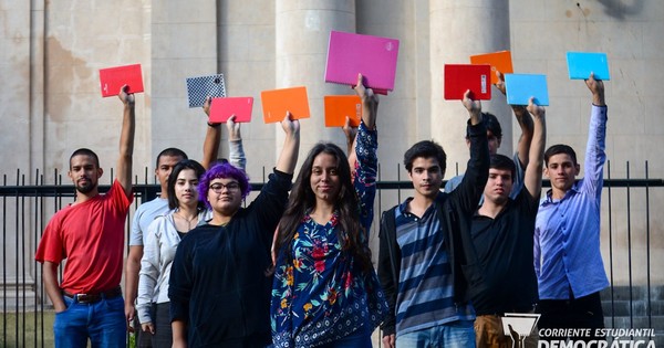 Universitarios exigen subsidio estudiantil