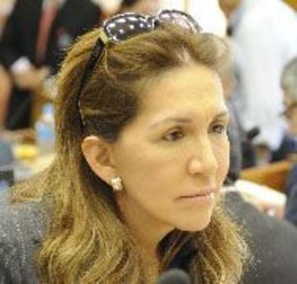 Zulma Gómez afirma que Cartes nunca le “bajó la línea” - Nacionales - ABC Color