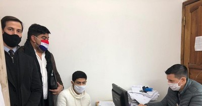 Ordenan arresto domiciliario de futbolistas imputados por violar la cuarentena