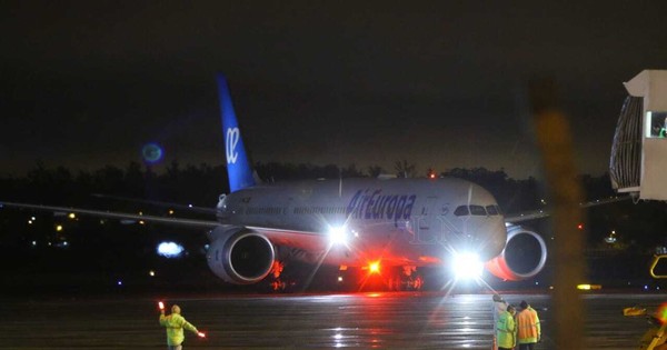 Llegó vuelo humanitario con 337 connacionales procedentes de España