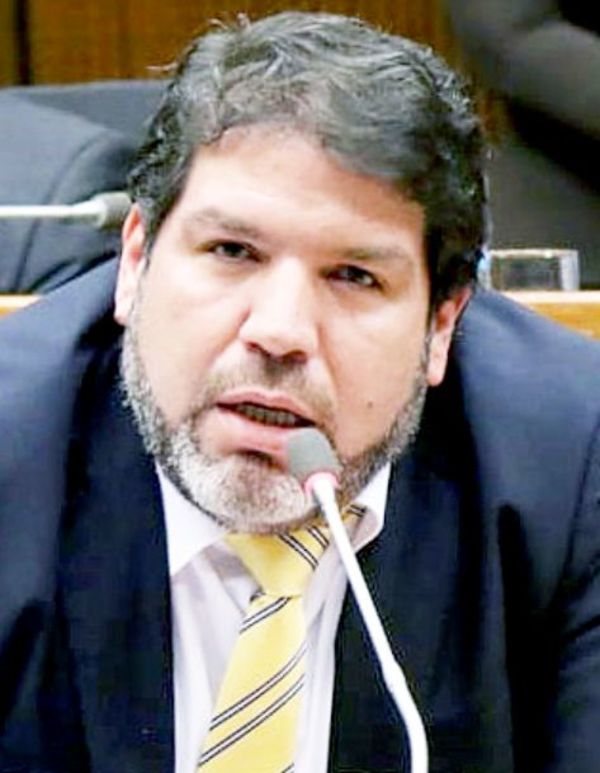 Diputados liberales repudian la imputación a Efraín Alegre - Política - ABC Color