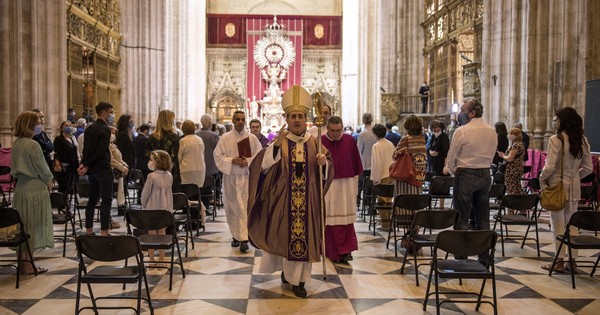 Misa por víctimas del covid-19