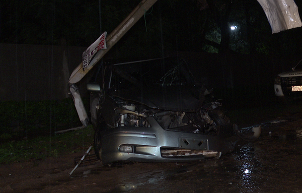 Accidente de tránsito en San Lorenzo deja sin luz a un barrio entero