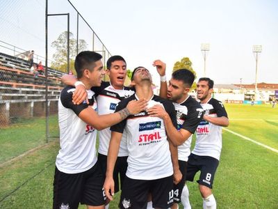 Plantel presionó por los sueldos caídos