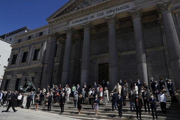 España termina luto oficial en silencio para recordar a muertos de Covid-19 – Prensa 5