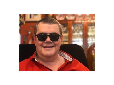 "Hace tres años que no me visita ni me llama"