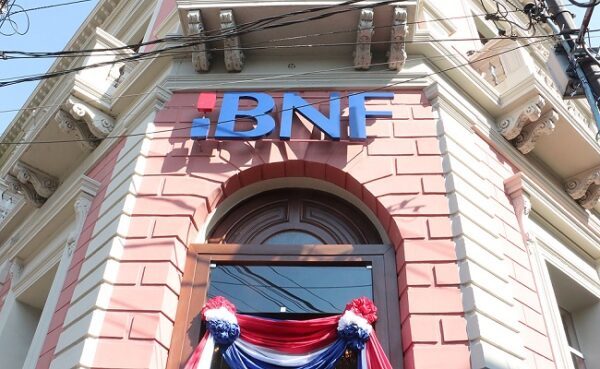 BNF cierra sucursal por funcionario con síntomas respiratorios