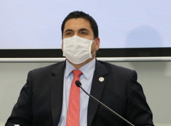 Harrison evade responder sobre la compra del diario Última Hora
