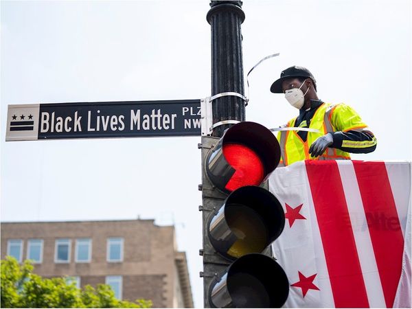 Cambian el nombre de una calle a "Black Lives Matter"