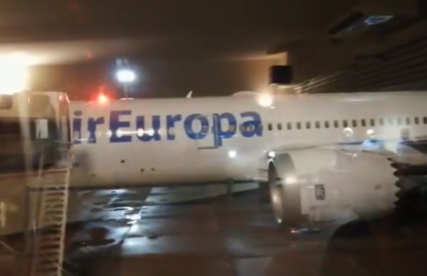 Llegaron 332 connacionales en vuelo humanitario procedente de España