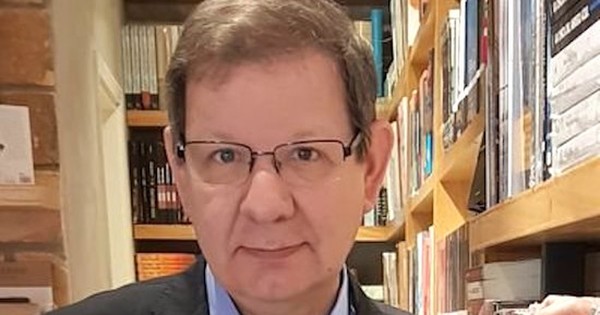 Cerró café donde Carlos Martini iba a leer desde 1999