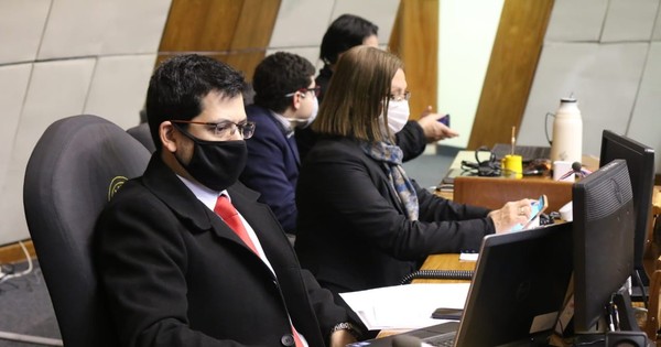 Comisión analiza blindar presupuesto de Salud