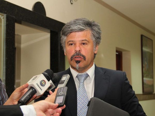 Giuzzio confirma irregularidades reiteradas en compras de Salud