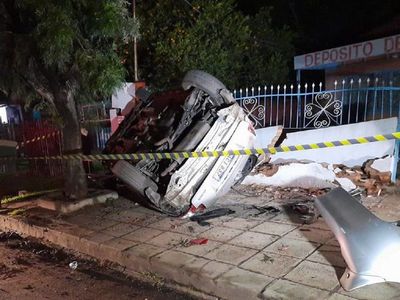 Policía choca su automóvil contra una vivienda en Capiatá