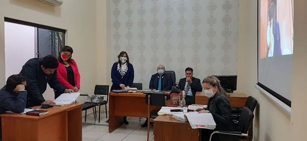Suspenden juicio de exfuncionario acusado de supuesto desfalco de G. 1.200 millones - ABC en el Este - ABC Color