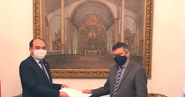 Nuevo embajador argentino presentó copia de cartas credenciales