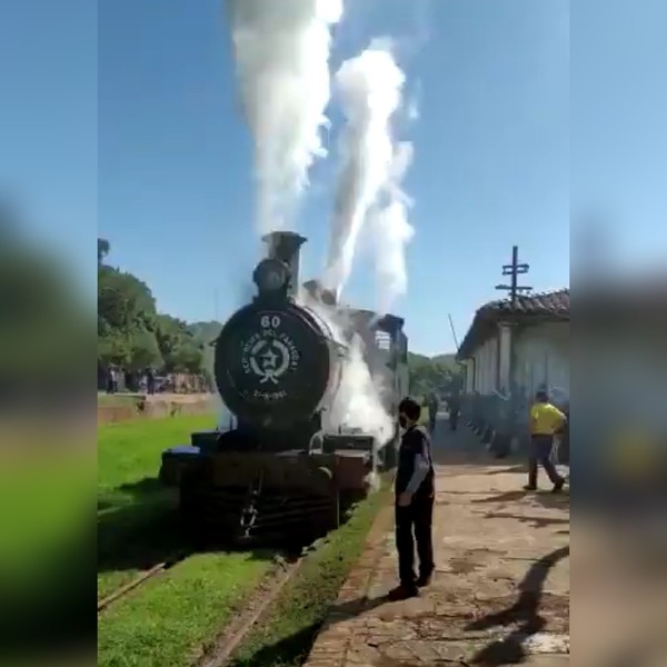 Volvieron a encender motores de “El Inglés”, el tren de 156 años de existencia - Megacadena — Últimas Noticias de Paraguay