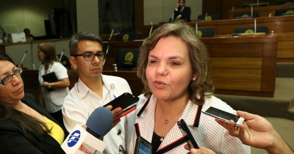“Tenemos el desafío de refundar el Paraguay”, afirma Lilian Samaniego