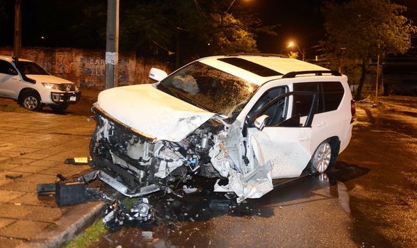 En huida  protagonizó un segundo accidente - Judiciales y Policiales - ABC Color