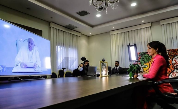HOY / Silvana Abdo se reúne con el Papa y otras Primeras Damas
