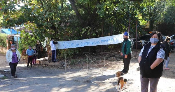 Pareja proveniente de España no cumplió protocolo, denuncian vecinos de Tablada