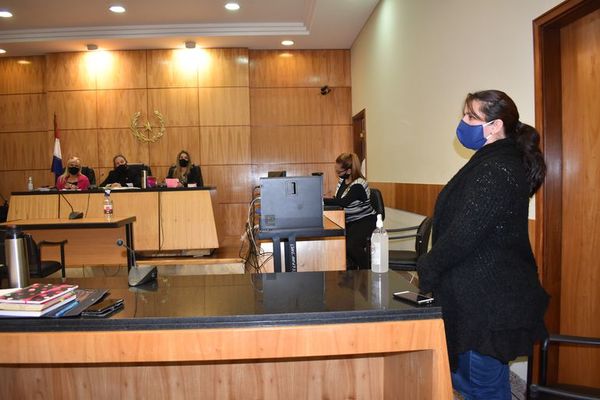 Acusada chicanéa y frena otra vez juicio por corrupción en comuna de Arroyos y Esteros - Nacionales - ABC Color