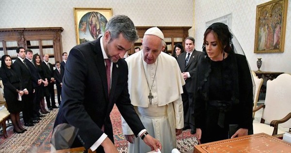 Papa Francisco invita a Silvana Abdo a preservar la naturaleza