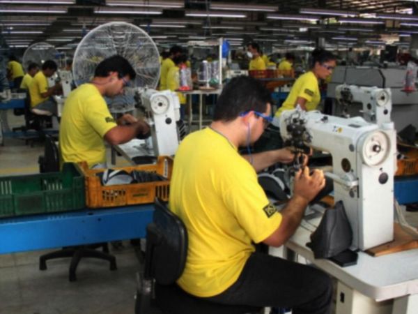 Envíos vía maquila mejoraron en mayo con respecto a abril