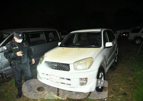 Detienen a dos hombres alcoholizados en una plaza de Ypacaraí - Nacionales - ABC Color