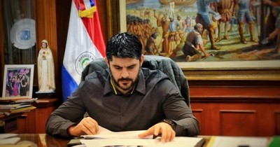 Intendentes seguirán en cargos un año más