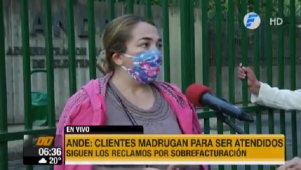 Usuarios de la ANDE madrugan para reclamar