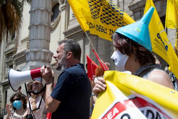 Italia termina "on line" el año escolar y con la incertidumbre de septiembre » Ñanduti