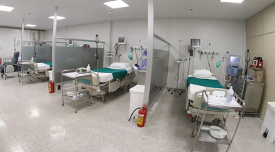 Unos 124 funcionarios entran y salen del país a diario, hay 20 en cuarentena por un positivo