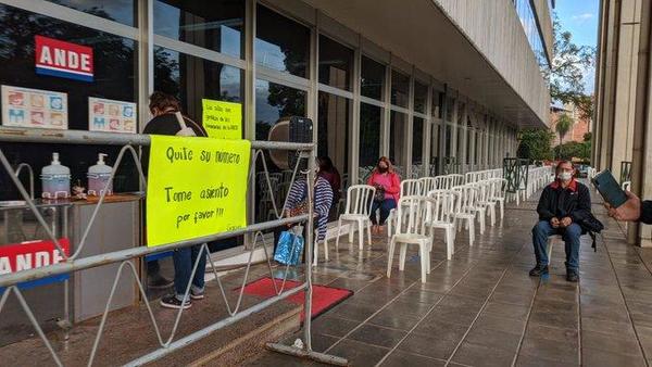 Usuarios de la ANDE ya podrán hacer sus reclamos cómodamente – Prensa 5