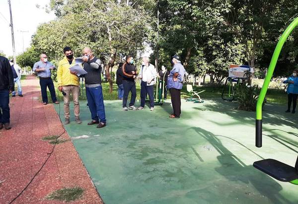 Una plaza en disputa en zona de Punta Carreta • Luque Noticias