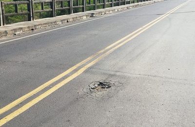 MOPC también hace la vista gorda sobre situación de la ruta Villeta km 40-Alberdi  - Nacionales - ABC Color