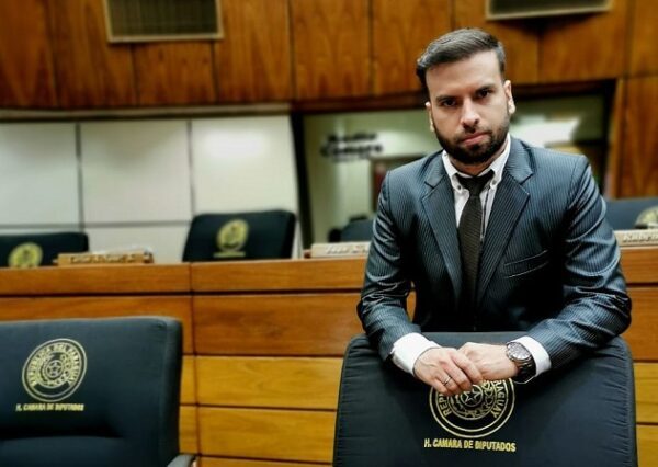 Detienen a conductor por abuso sexual en niños