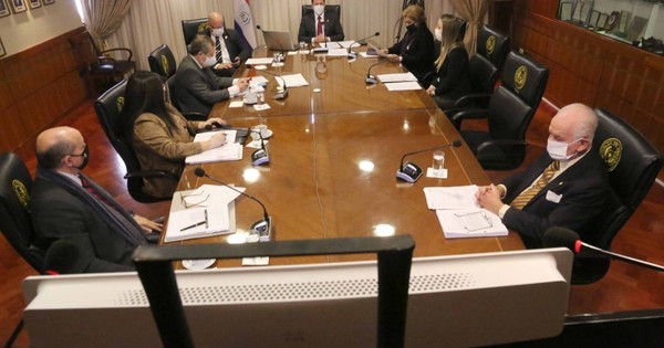 Declaran desierta licitación de seguro médico para funcionarios judiciales