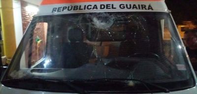 Vecinos prendieron fuego a antena de telefónica y atacaron a bomberos en Villarrica - Nacionales - ABC Color